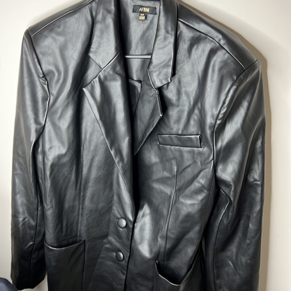 Leather jacket - Picture 3 of 7